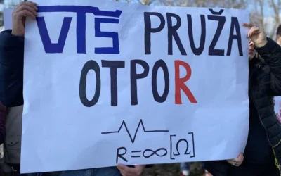 A szabadkai Műszaki Szakfőiskola tiltakozó egyetemistái elhatárolódnak a politikai pártoktól
