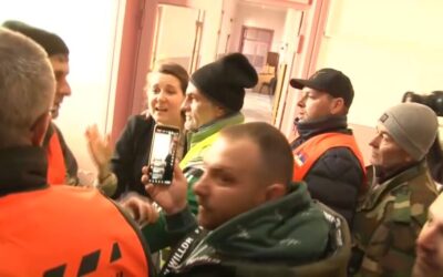 Kidobták a községházáról a haladók helyi főnökét (Videóval) „Ez most egy bemutatógyakorlat. Ugyanez fog történni a szerb kormányban és Belgrádban is”