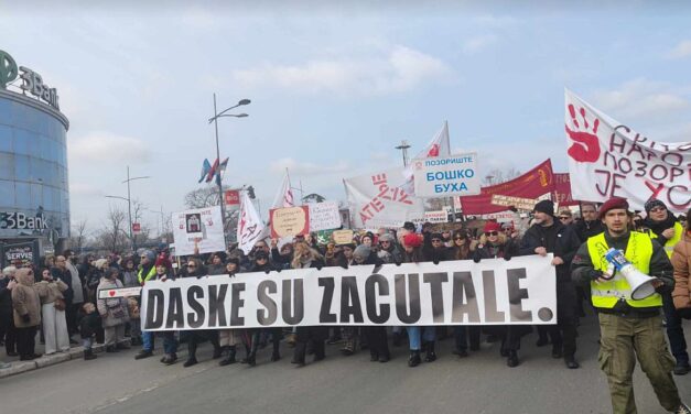 A színházak (is) Újvidék utcáin, a deszkák elhallgattak