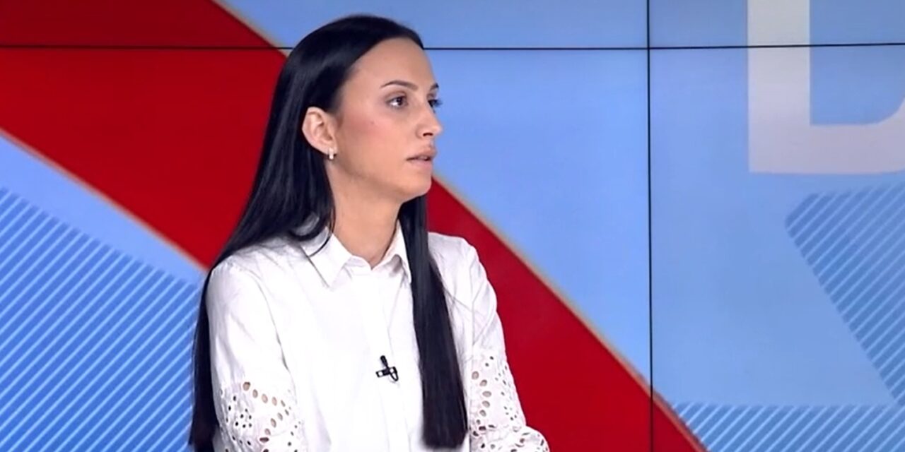 Apja támogatta egyetemistákat, ő pedig nem ment el Vučić nagygyűlésére, cserébe kirúgták