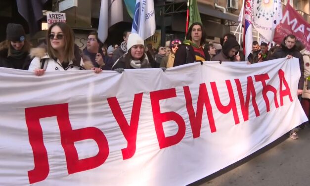 A Szerbiai Villanygazdaságnál tüntettek az egyetemisták