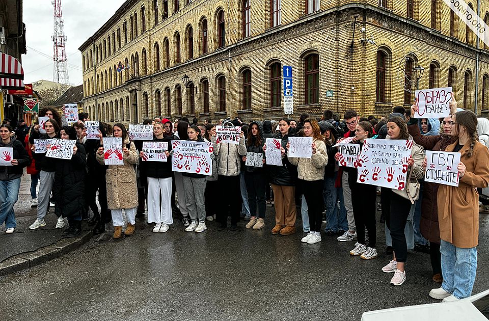 Ötnapos blokád alatt a zombori gimnázium