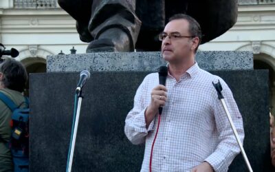 Jovo Bakić: Rossz lóra fogadnak A nemzetközi tényezők pontosan tudják, mi történik Szerbiában, de megjátsszák a tudatlant – véli a belgrádi egyetemi tanár