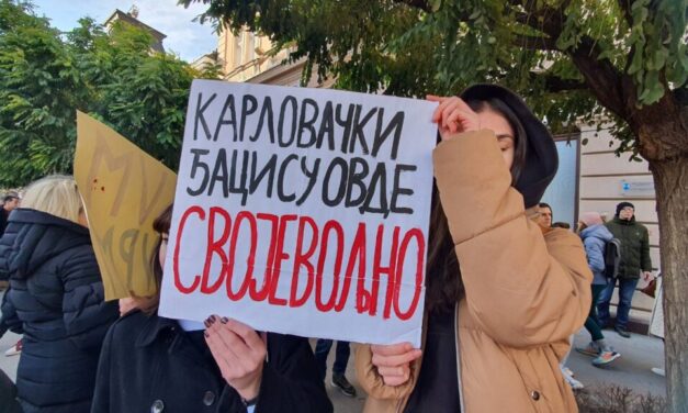 A rendőrség helyett a szülők tettek feljentést a karlócai gimnazisták támadói ellen