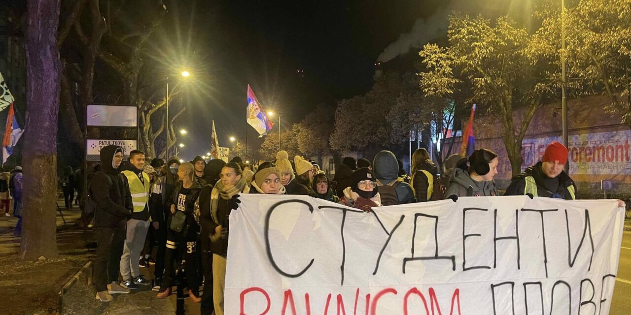 Gyalog mennek Belgrádba a szabadkai egyetemisták