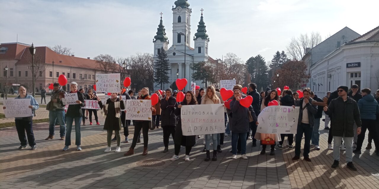 <span class="entry-title-primary">„Nincs miért bocsánatot kérni”</span> <span class="entry-subtitle">Rendőri biztosítás mellett tartották meg az óbecsei képviselő-testület ülését</span>