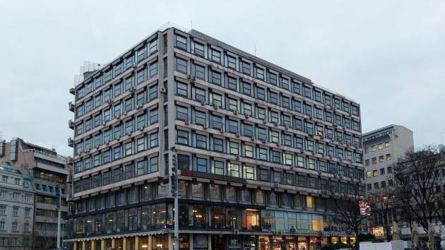 Blokád alá helyezték a Belgrádi Kulturális Központot a tüntetők