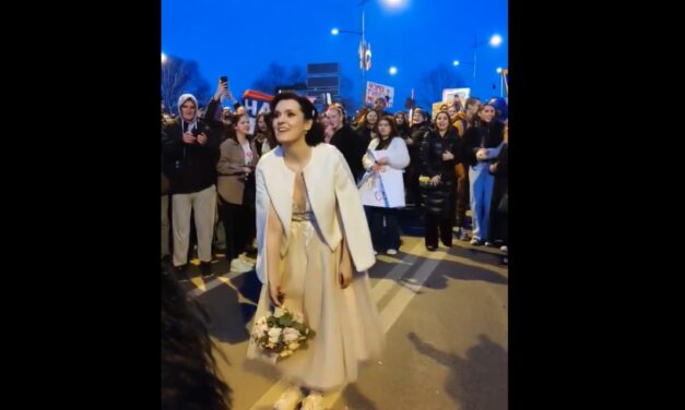 A saját esküvőjéről azonnal a blokádra ment egy menyasszony