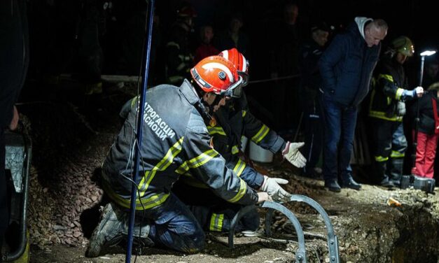 Órákon át voltak betemetve, de mindenki túlélte