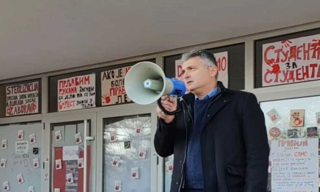 Orvosprofesszor: Az egyetemista lázadás megállíthatatlan folyammá duzzadt (Videó)