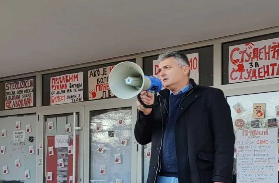 Orvosprofesszor: Az egyetemista lázadás megállíthatatlan folyammá duzzadt (Videó)