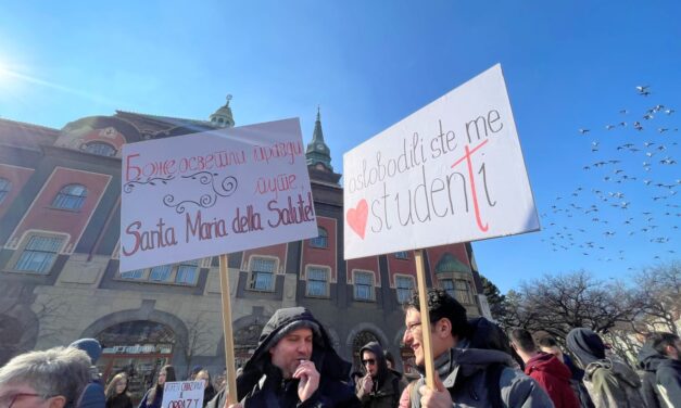 <span class="entry-title-primary">„Sem nem illetékes, sem nem fontos”</span> <span class="entry-subtitle">A szabadkai egyetemisták az egészségügyi dolgozókat is várják a vasárnapi tüntetésen</span>