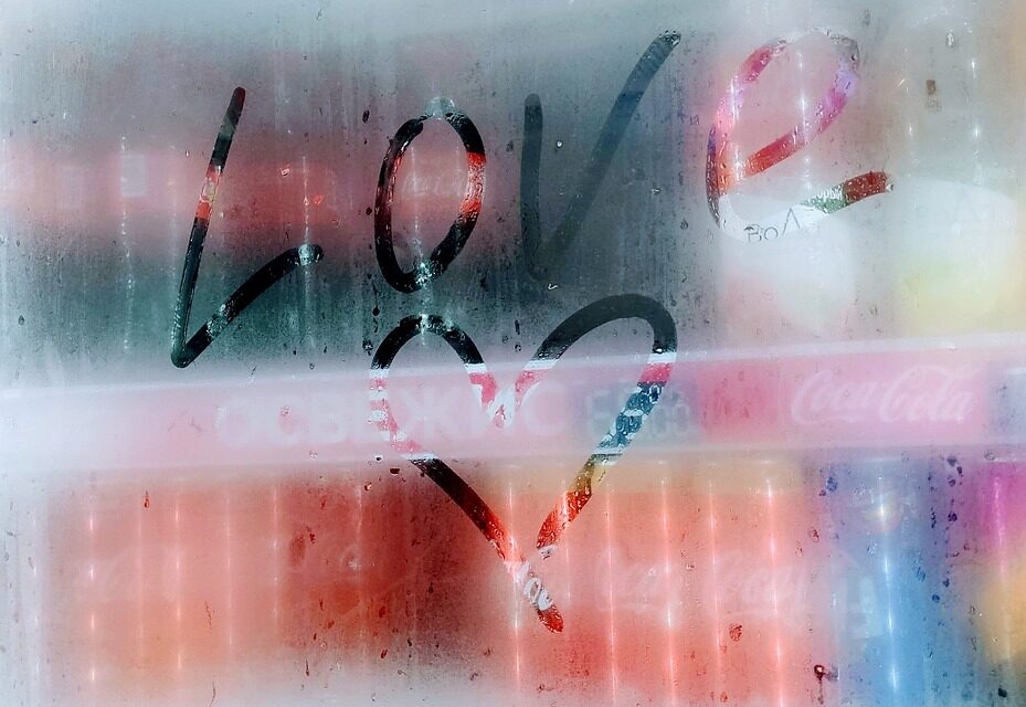 Ellopott egy komplett hűtővitrint