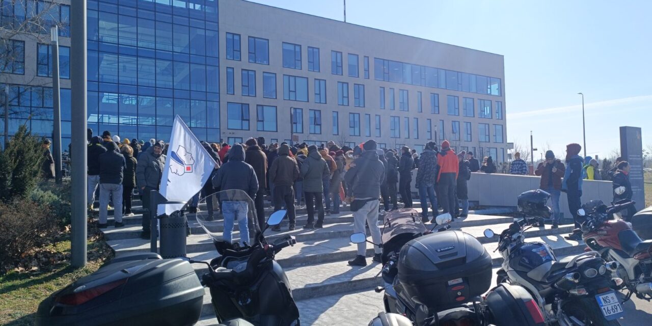 A Vajdasági Televízió magyar szerkesztősége is támogatja a szabad sajtóért való kiállást