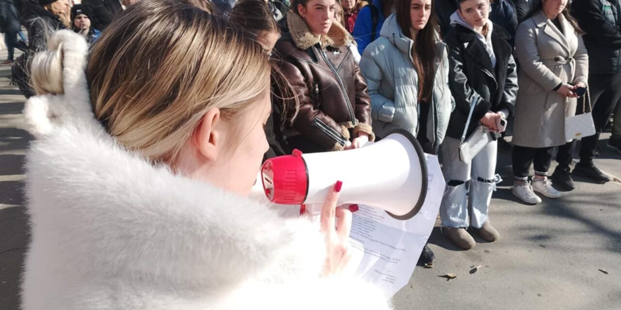 <span class="entry-title-primary">Megszüntették a blokádot a topolyai gimnázium végzősei, a tanárok sem sztrájkolnak tovább</span> <span class="entry-subtitle">"Nem ért véget, csak megváltozott a küzdelem formája"</span>