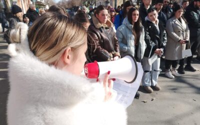 Megszüntették a blokádot a topolyai gimnázium végzősei, a tanárok sem sztrájkolnak tovább "Nem ért véget, csak megváltozott a küzdelem formája"