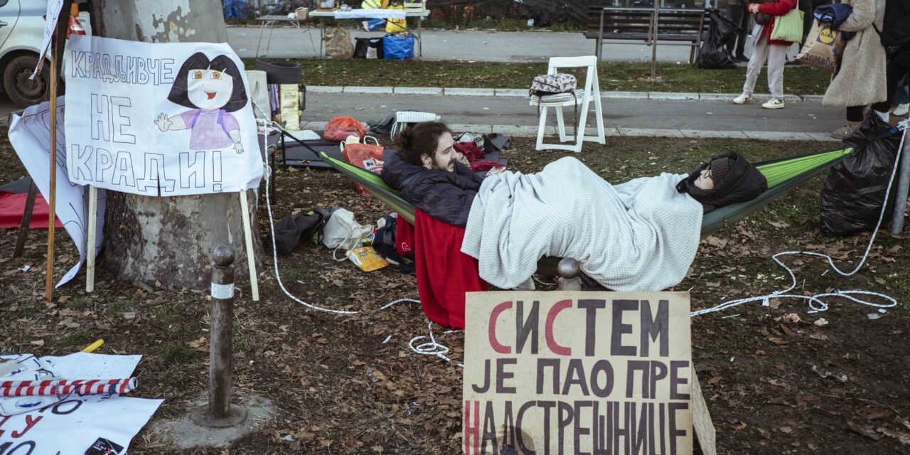 Szökésre készülnek a politikusok?