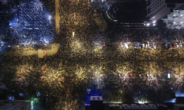 Korhecz Tamás: Gurul a nehéz kő, ki tudja, hol áll meg