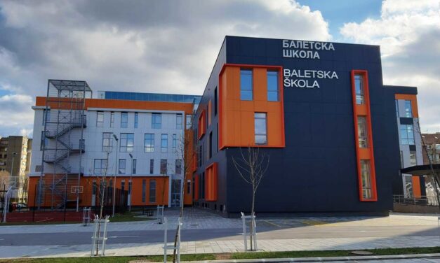 Az újvidéki Zeneiskola dolgozói testületileg kiléptek a szakszervezetből