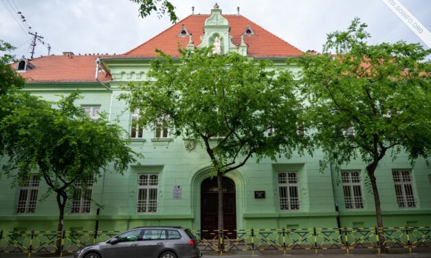 Blokád alatt még egy zombori középiskola