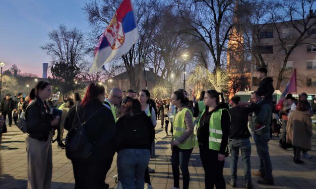 Így fogadta Topolya a Szabadkáról érkező egyetemistákat (Fotógaléria)