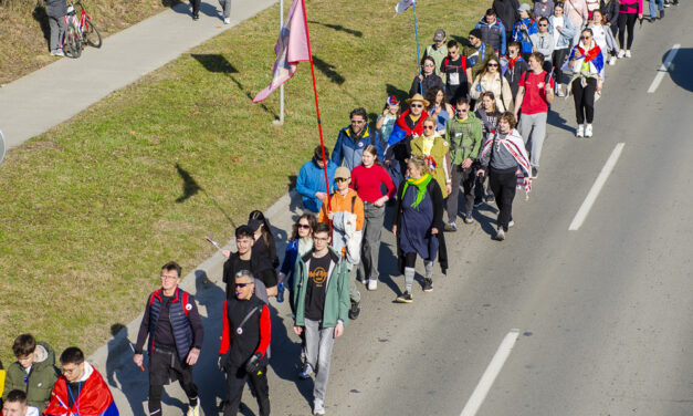 Az újvidéki vasútállomásnál fogadják majd a gyalogló szabadkai egyetemistákat