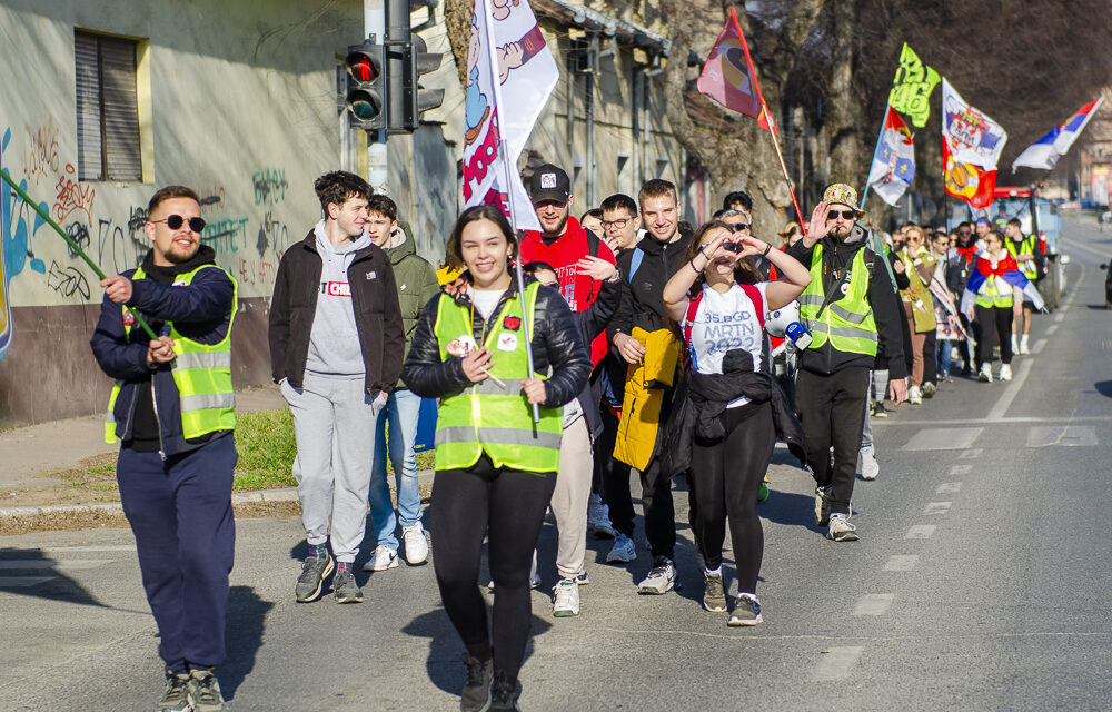 Szerdán fogadják a gyalogló egyetemistákat Szabadkán