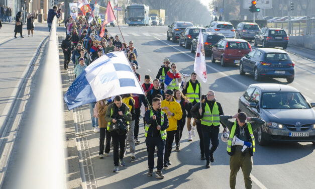 Csütörtökön gyalog indulnak Belgrádba az újvidéki és szabadkai egyetemisták