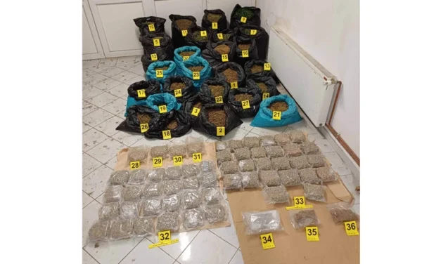 Zsákszámra tárolta a drogot egy kumándi férfi (Fotók)