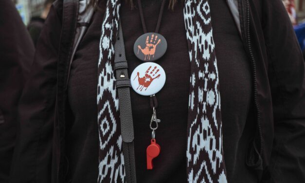 Útblokádot hirdettek az Újvidéki Egyetem professzorai a tüntetők elleni támadás miatt