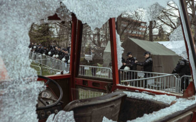 Ćacilend hat hónapja – Tüntetésellenes taktika vagy politikai performansz?