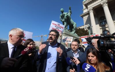 Lazović Vučićnak: Rendeld vissza hamis egyetemistáidat, és hagyj fel az összetűzések szításával!