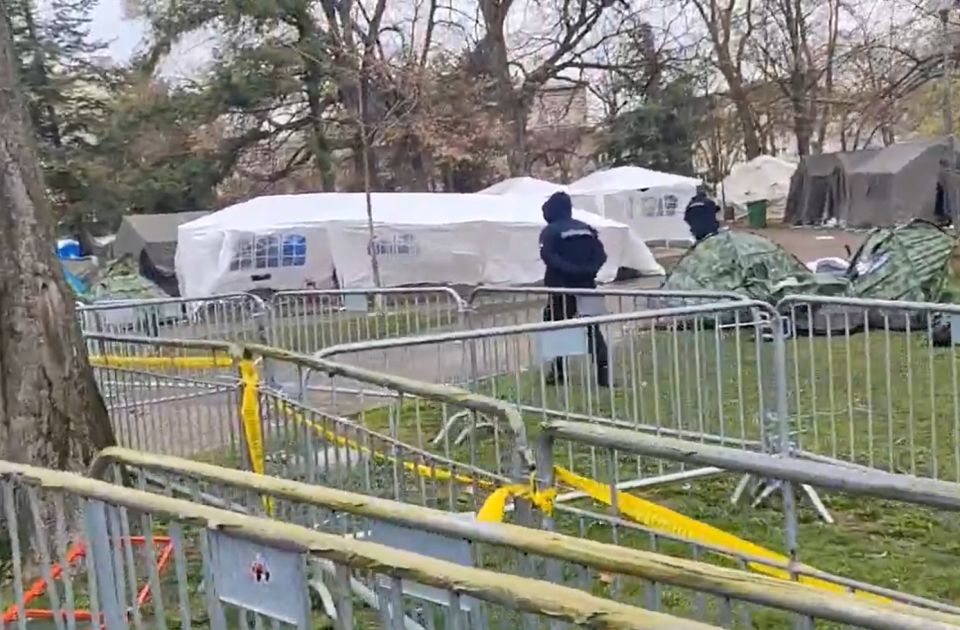 <span class="entry-title-primary">Ćacilend egyik történész doktoranduszának kiskorú fiúval volt viszonya?</span> <span class="entry-subtitle">Az érintett édesanyja tett feljelentést a rendőrségen</span>