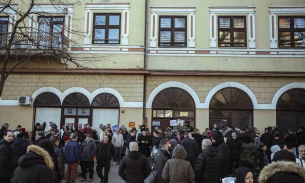 A rezsim cirkusza Zentára is megérkezett