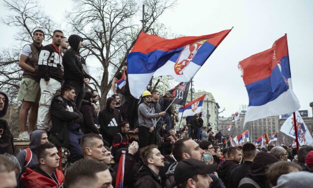 A házelnök csirkefogóknak és gazembereknek nevezte az egyetemistákat