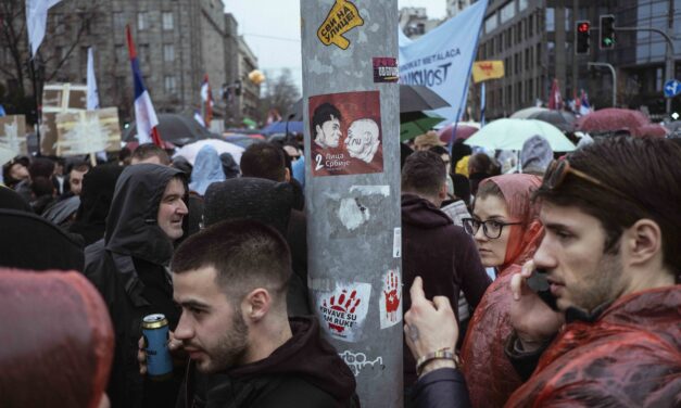 Nem kapták meg fizetésüket az egyetemi tanárok