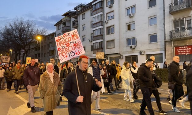 Új helyszínről indul a tüntetés vasárnap Szabadkán