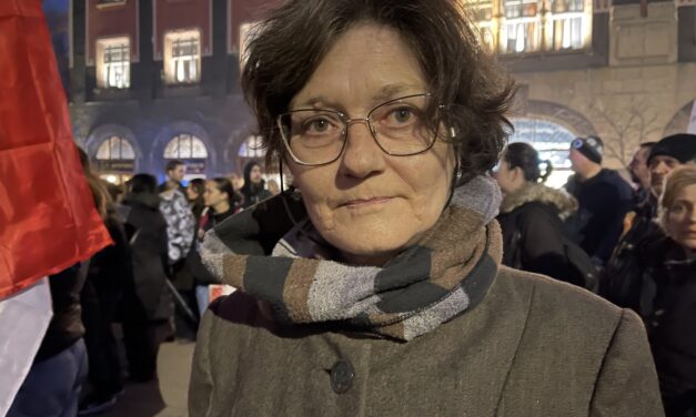 „Ezek az egyetemisták a volt diákjaink, ki kell állni mellettük”