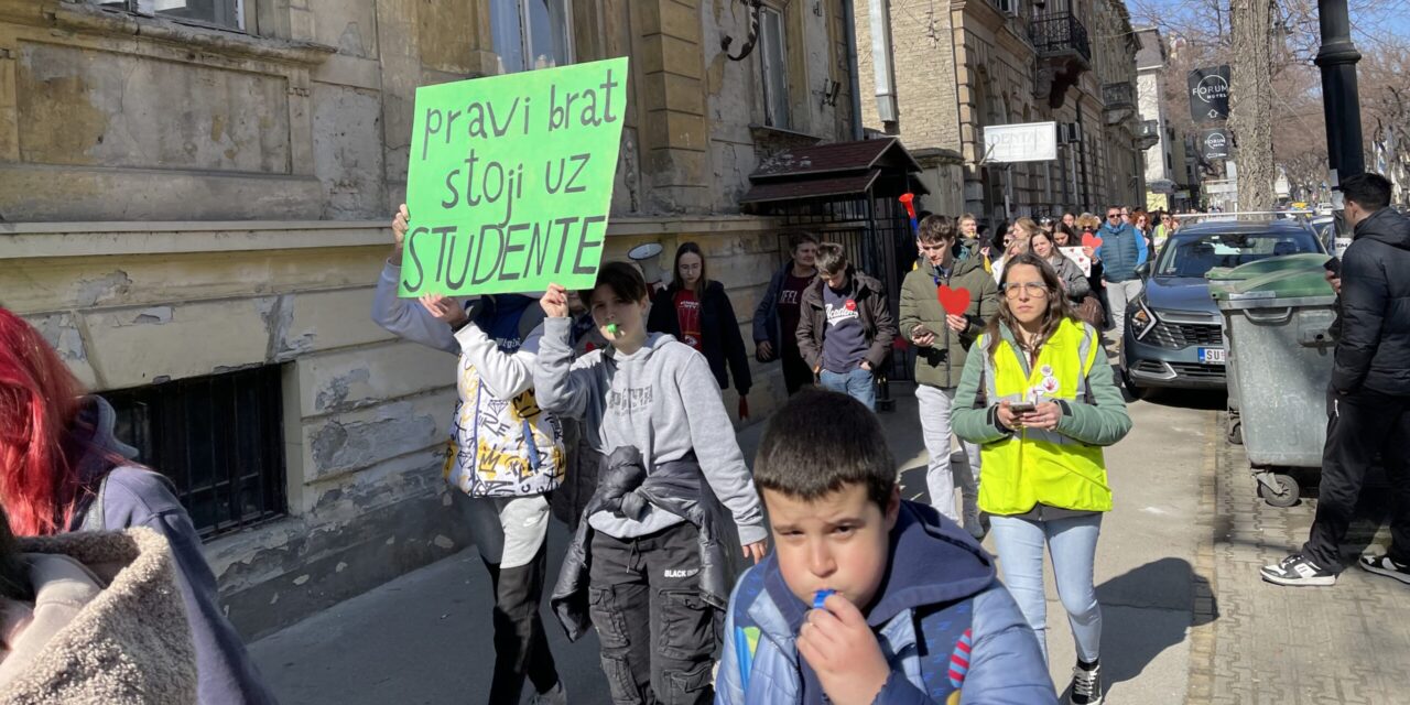 Séta a tanárokért kedden Szabadkán