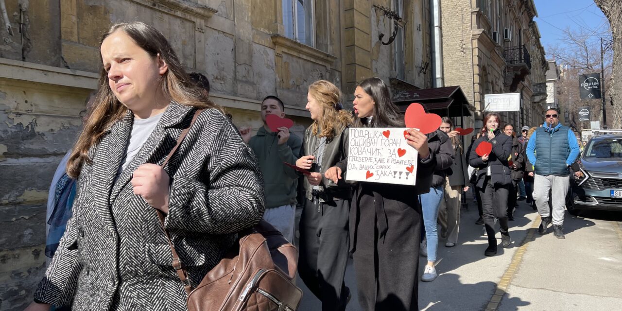 <span class="entry-title-primary">„Hiába fenyegetnek, semmit sem tehetnek, ha összefogunk”</span> <span class="entry-subtitle">Tiltakozó és támogató séta Szabadkán</span>