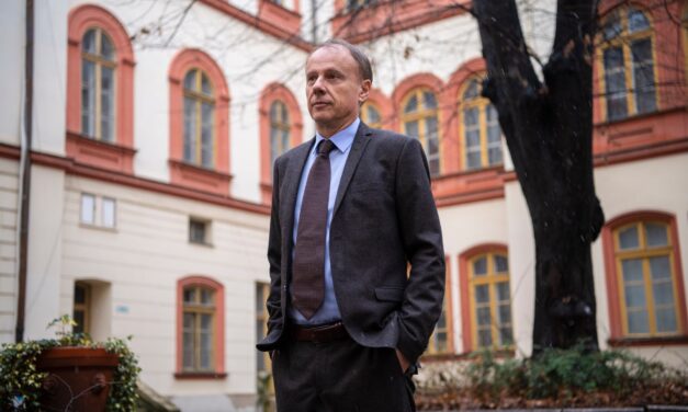 A Belgrádi Egyetem jogi lépéseket tesz az Informer ellen