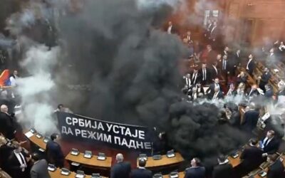 Szakértő: Az elmúlt egy évben Szerbia kül- és belpolitikája egyaránt összeomlott