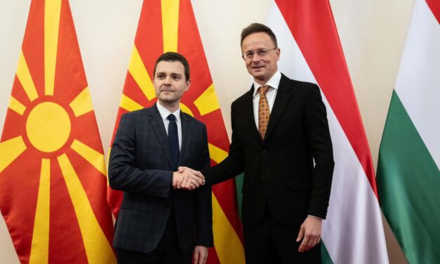 Szijjártó: Ukrajna nem lehet előbb az EU tagja, mint a nyugat-balkáni országok