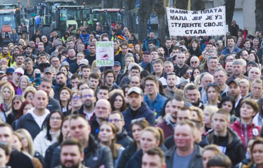 Országszerte tüntetések lesznek hétfőn