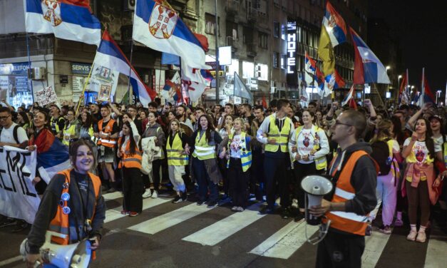 Nem szakértői kormányra, hanem a plénumokon szerveződő egyetemisták követésére van szükségünk