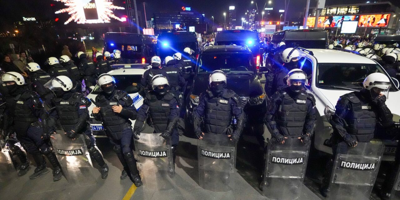 Sorra tartóztatják le a tüntetőket