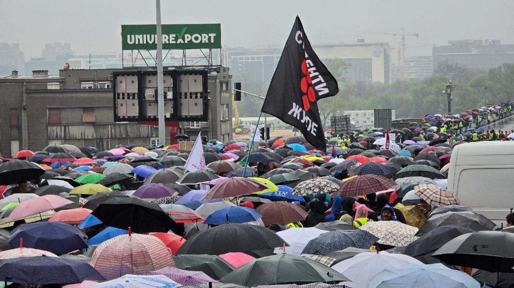 Nyílt fenyegetést kaptak a Kurirtól az egyetemisták