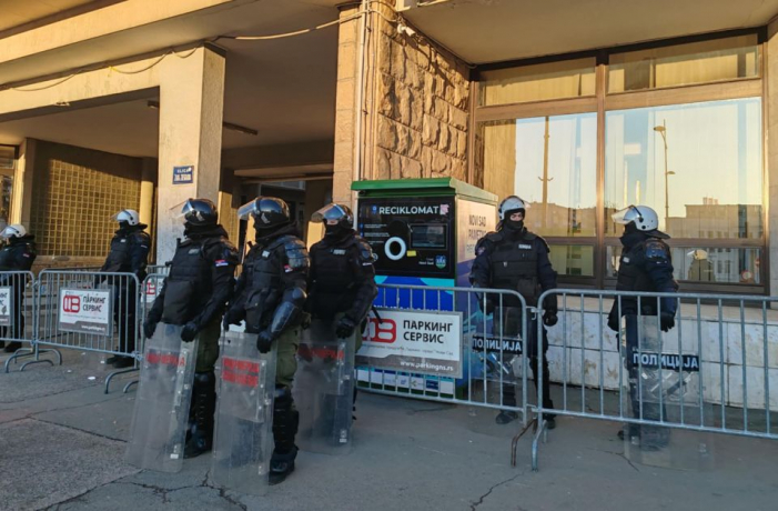 A csendőrség védte az egyetemistákat a rendőrség különleges egységének tagjaitól