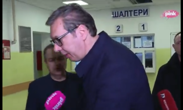 Vučić képtelen végighallgatni Dačić magyarázkodását (Videó)