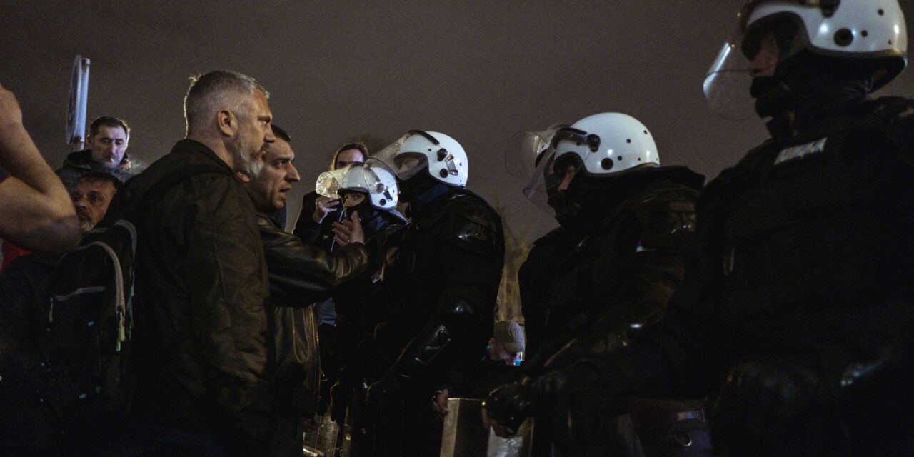 “Az ügyészségnek Vučićot kellene letartóztatnia az alkotmányos rend erőszakos megdöntése miatt”